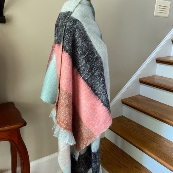 Anthropologie Oversized Blanket Scarf Wrap - Picture 5 of 11